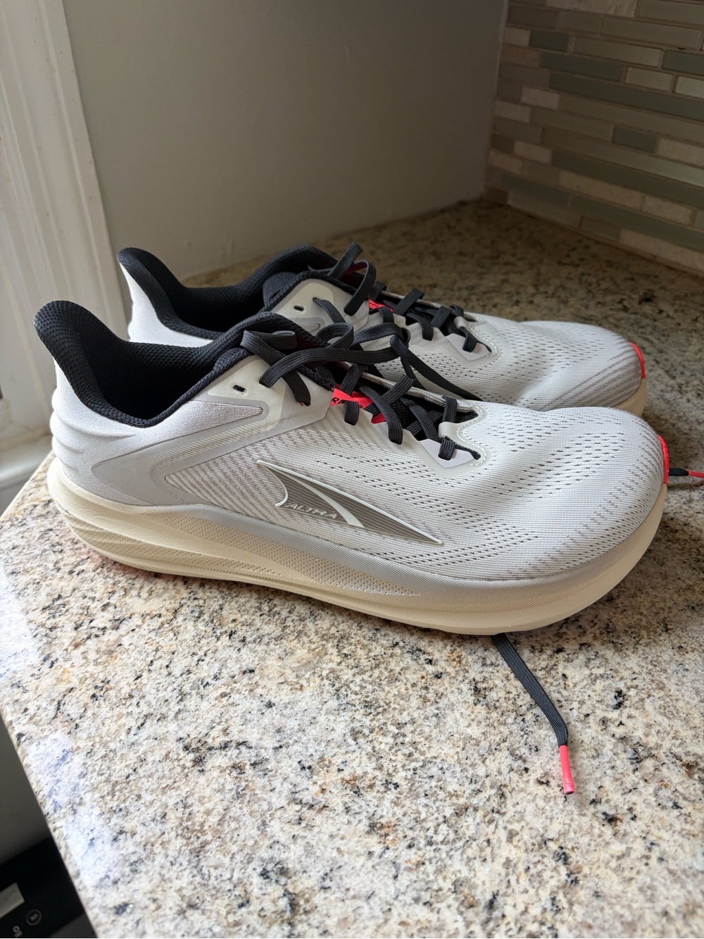 Altra Men's Torin 8 size 10.5 brand new no insoles